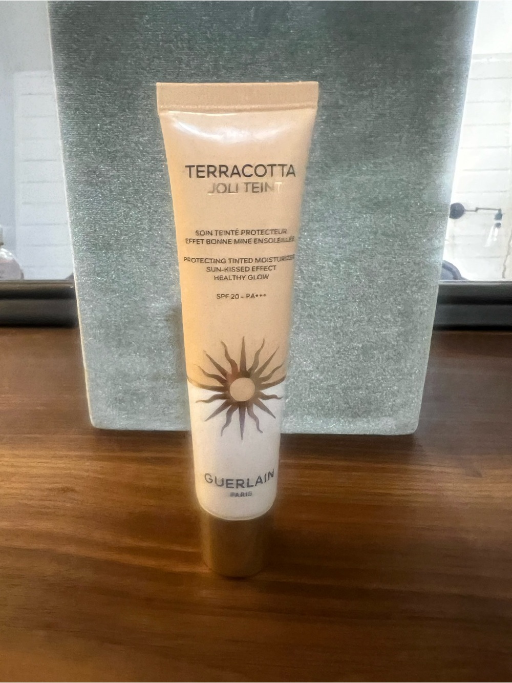 Guerlain Terracotta Joli Teint Tinted Moisturizer - 10